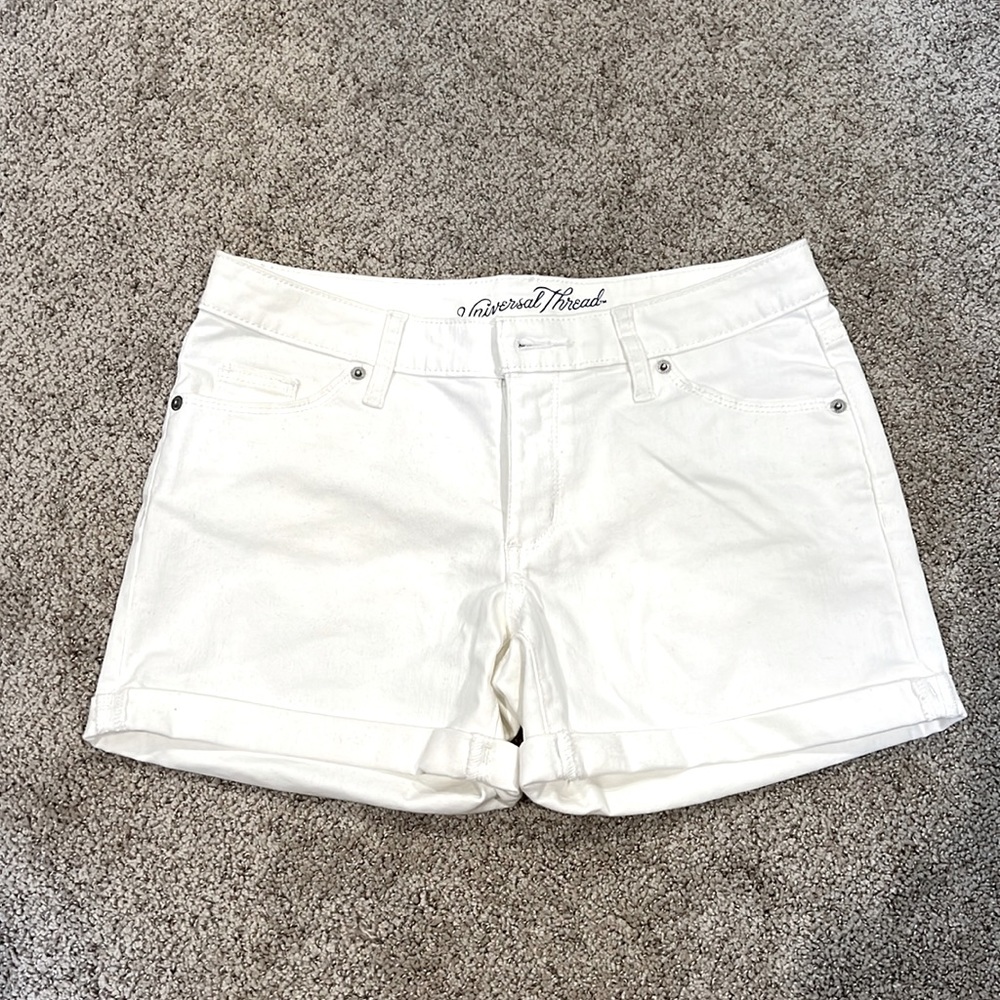 Universal Thread, mid rise 3 inch inseam white shorts, size 2/26
